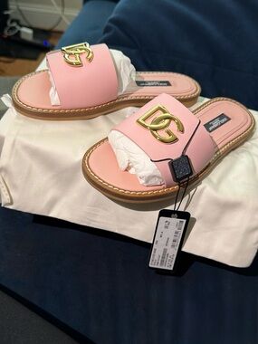 Girls Dolce & Gabbana Pink Slide Sandals with Gold DG Emblem